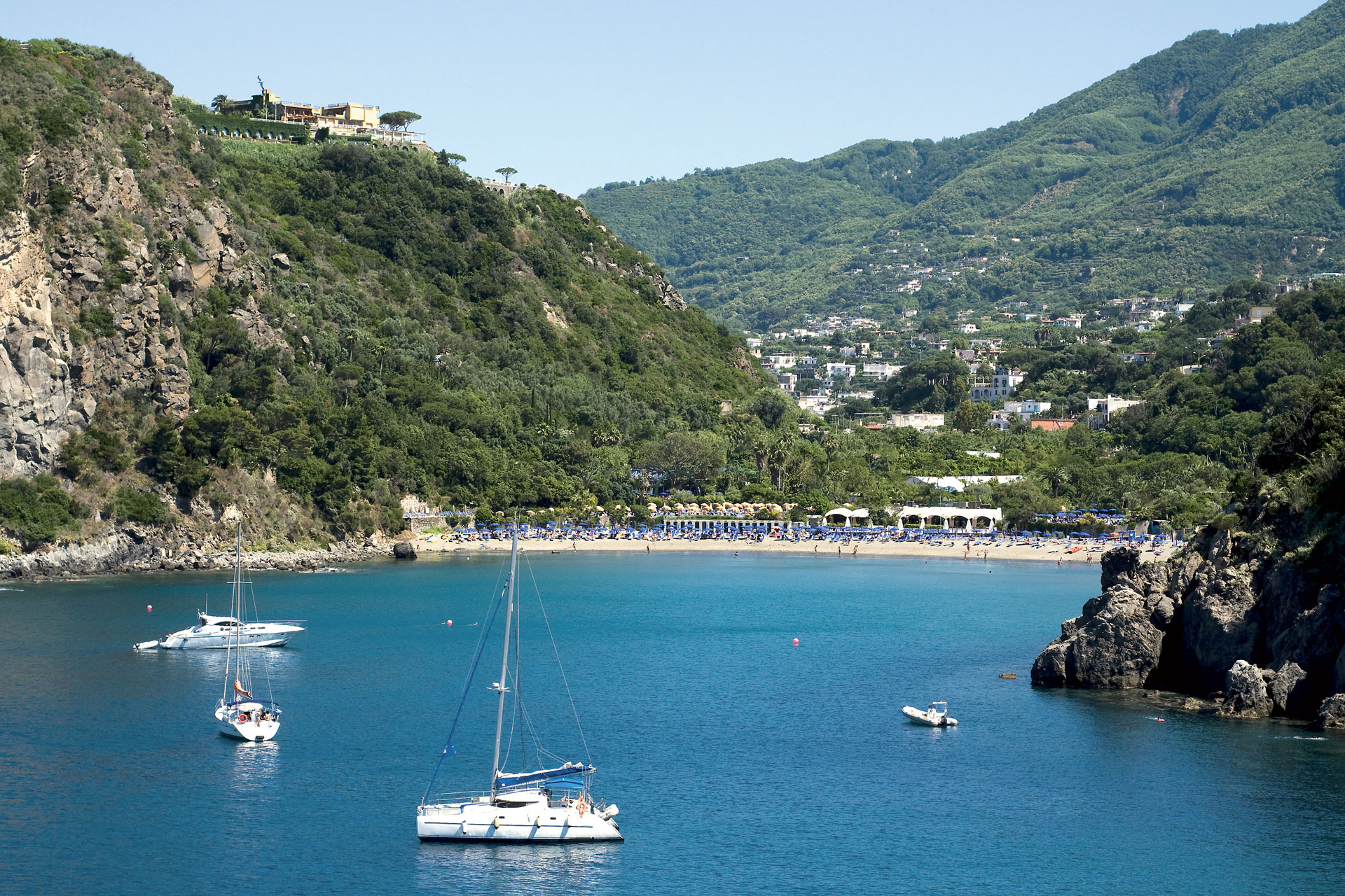 La baia di San Montano